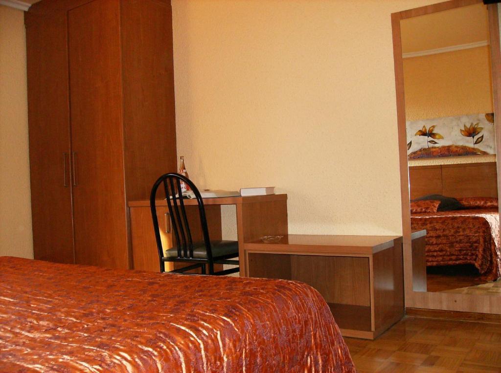 Hotel Yamaguchi Sangüesa Δωμάτιο φωτογραφία