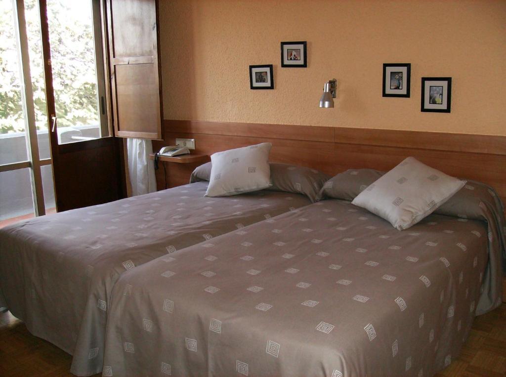 Hotel Yamaguchi Sangüesa Δωμάτιο φωτογραφία