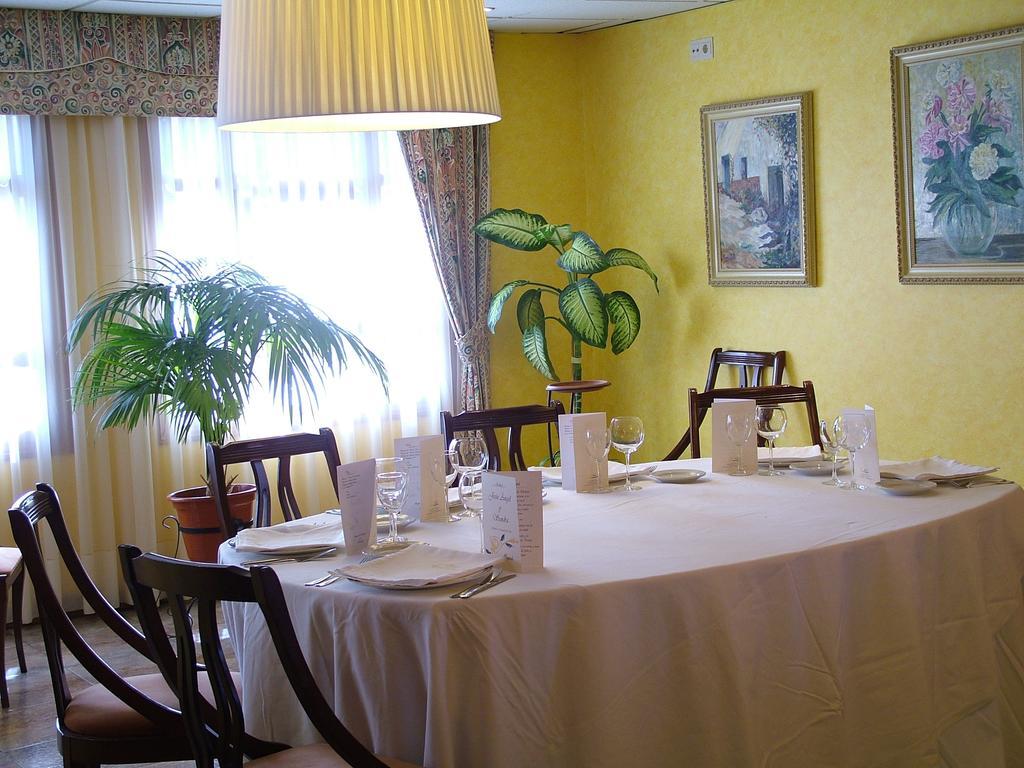 Hotel Yamaguchi Sangüesa Εξωτερικό φωτογραφία